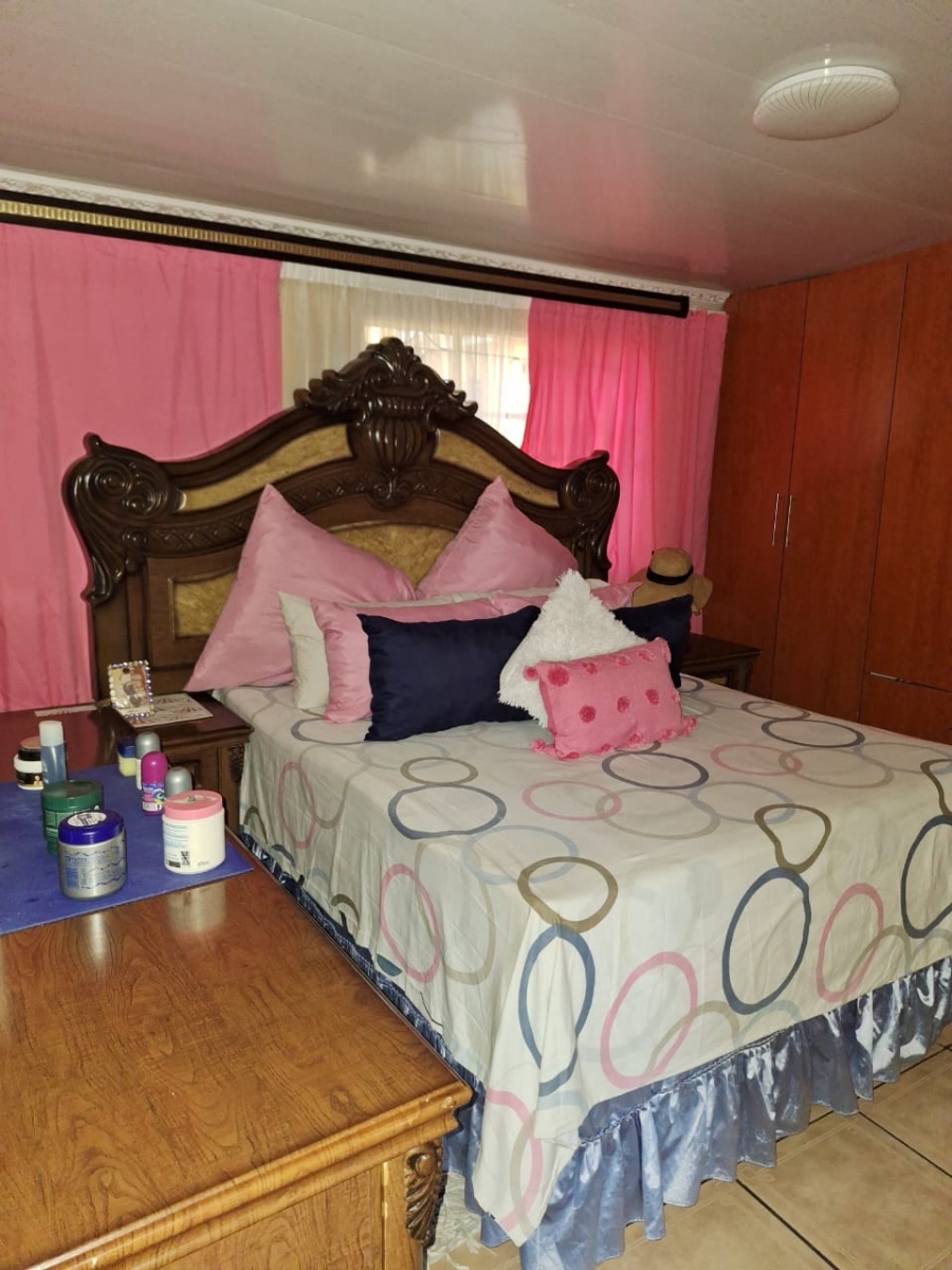 5 Bedroom Property for Sale in Mdantsane Nu 2 Eastern Cape